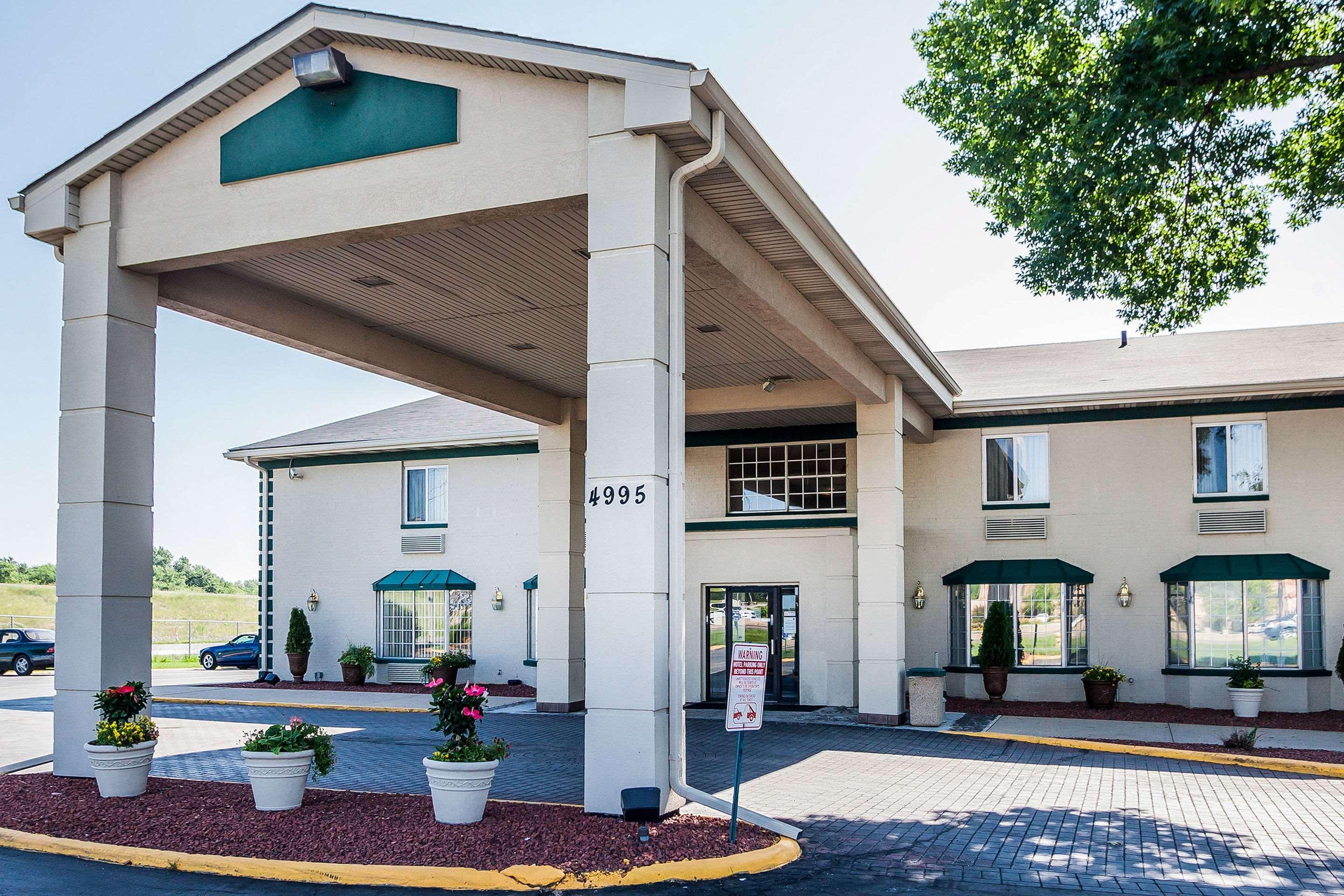 Quality Inn & Suites Des Moines - Merle Hay Road Urbandale Exterior foto